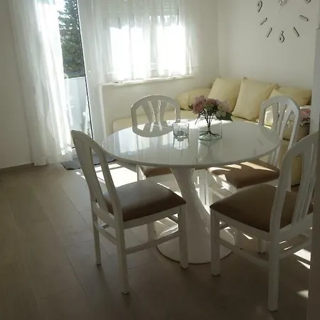 S Pogledom Na - Nada Appartement