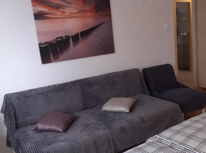 S Pogledom Na - Nada *