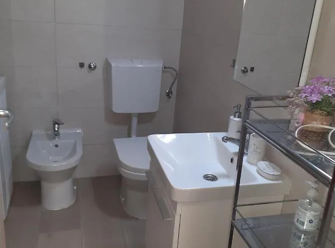 S Pogledom Na - Nada Lejlighed