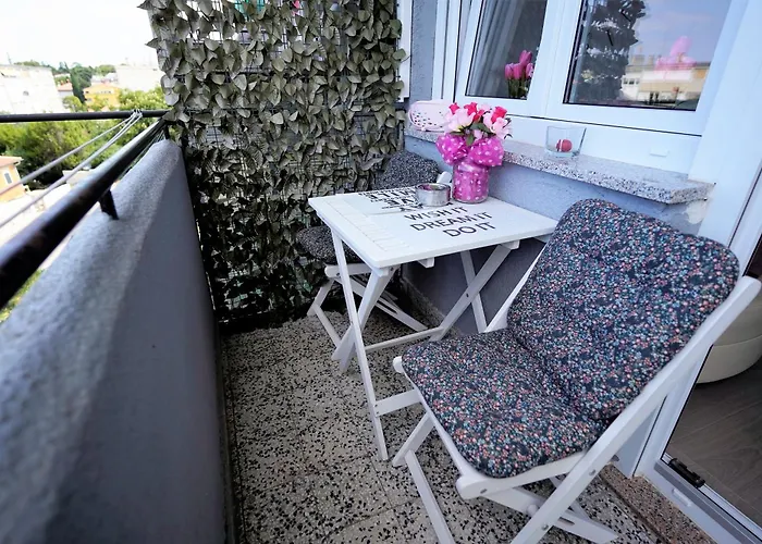 Lejlighed S Pogledom Na - Nada *