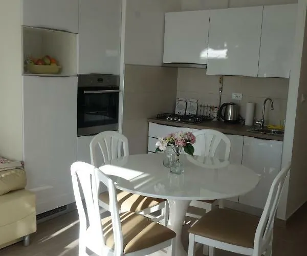 S Pogledom Na - Nada Lejlighed Pula