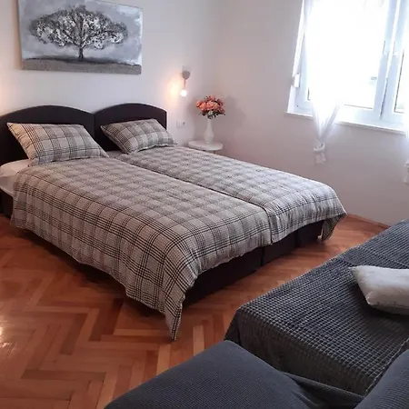 S Pogledom Na - Nada Apartment *