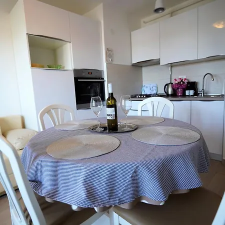 S Pogledom Na - Nada Pula