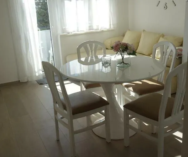 S Pogledom Na - Nada Appartement