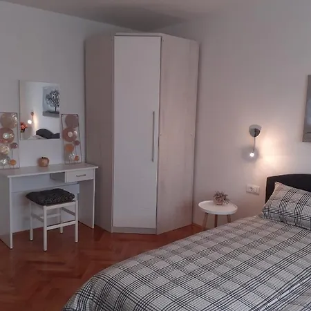 S Pogledom Na - Nada Apartmán Pula