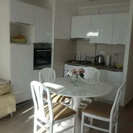 S Pogledom Na - Nada Apartman Póla