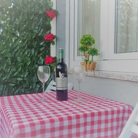 S Pogledom Na - Nada * Póla